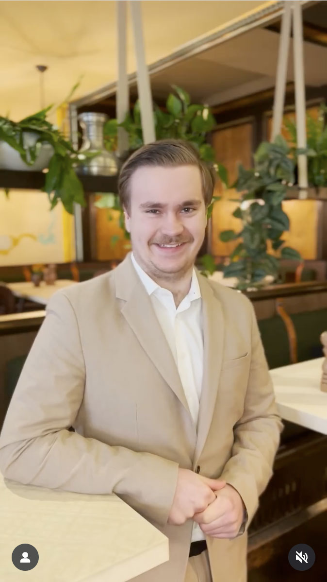 junger hotelfachmann spricht über zukunftspläne